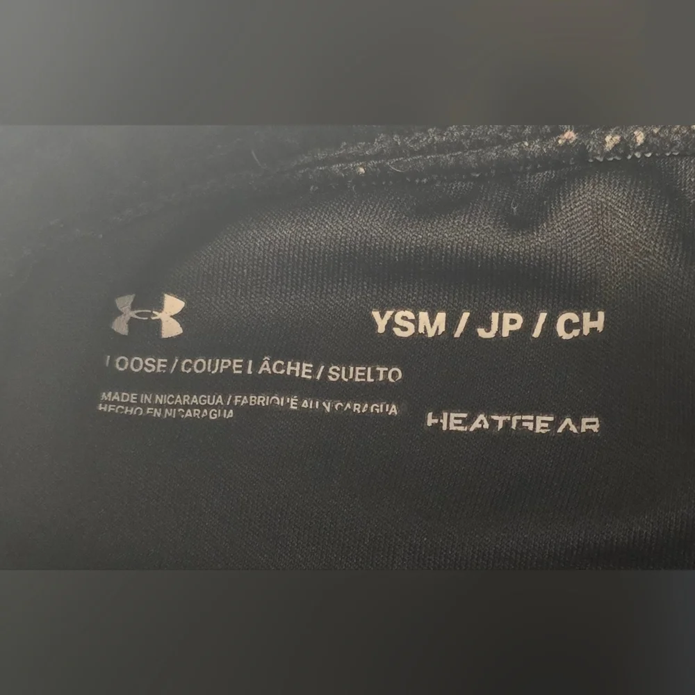 Under Armour Heatgear Loose Stunt Big Logo Shorts Boy's Youth S Small Black Gray - Picture 6 of 8